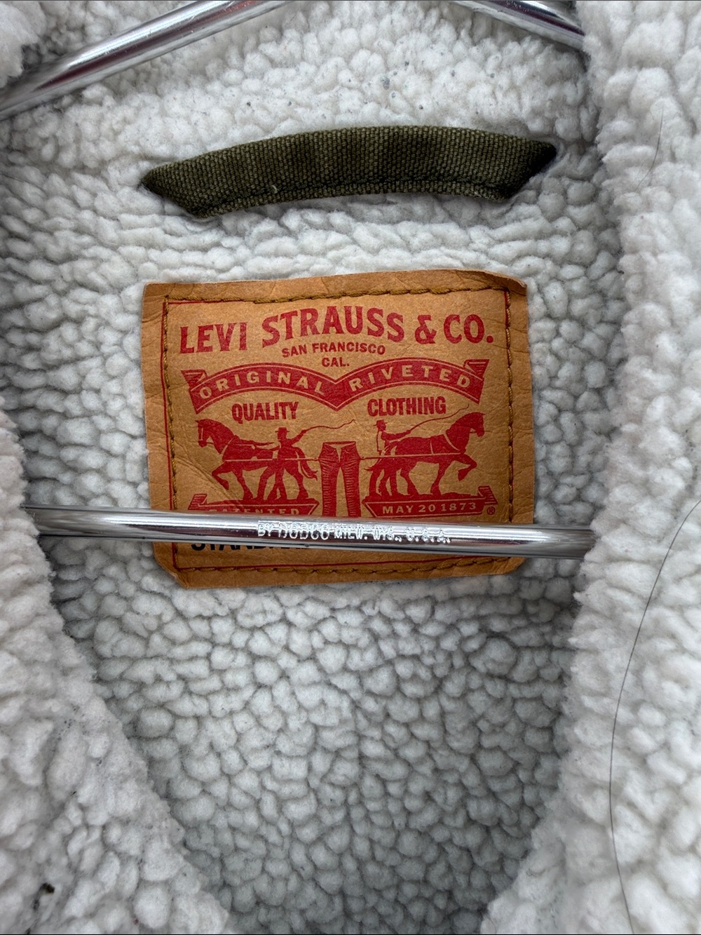 Levi's Olive Sherpa-Lined Cotton Canvas Jacket - Picture 2 of 9